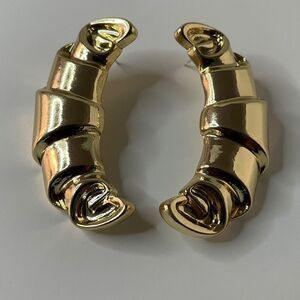Croissant earrings N811